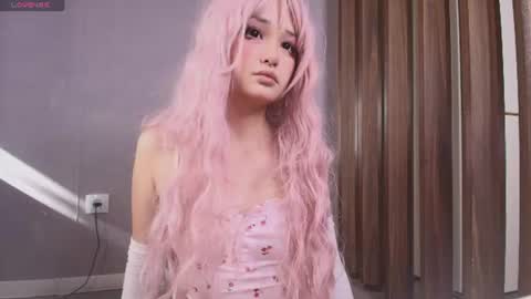 mimi cuute online show from June 12, 2026, 2:32 am