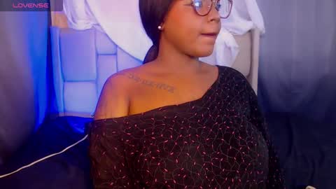 Snapshot of mimi_gil chatting on February 14, 2026, 1:19 pm Mimi online show from February 14, 2026, 1:19 pm