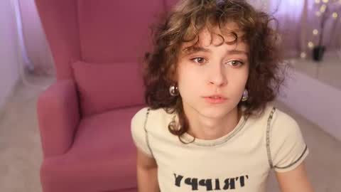 Snapshot of mimilicks chatting on September 10, 2025, 8:14 am IRIS online show from September 10, 2025, 8:14 am