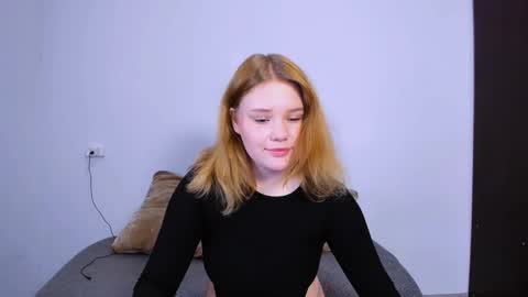 hi Im Mina  online show from October 13, 2025, 10:32 pm