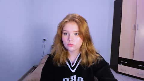 hi Im Mina  online show from November 11, 2025, 2:11 am