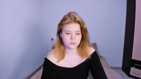 hi Im Mina  online show from November 19, 2025, 1:49 am