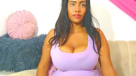 Snapshot of mina_hotty chatting on April 17, 2026, 6:00 pm mina_hotty online show from April 17, 2026, 6:00 pm