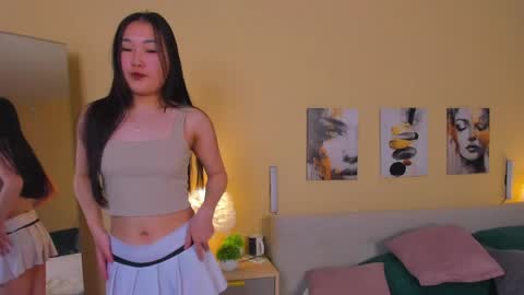 Snapshot of mina_k1m chatting on April 18, 2026, 1:42 am Mina K1m online show from April 18, 2026, 1:42 am