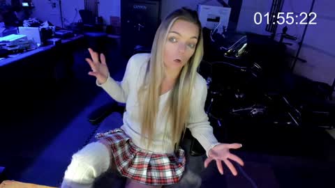 Snapshot of mindymars chatting on December 6, 2024, 12:16 pm Mindy Mars online show from December 6, 2024, 12:16 pm