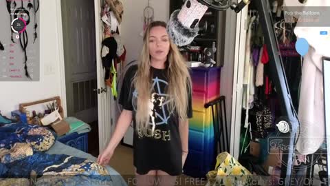 Snapshot of mindymars chatting on December 9, 2024, 3:44 pm Mindy Mars online show from December 9, 2024, 3:44 pm