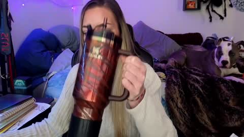 Snapshot of mindymars chatting on January 9, 2025, 5:11 pm Mindy Mars online show from January 9, 2025, 5:11 pm