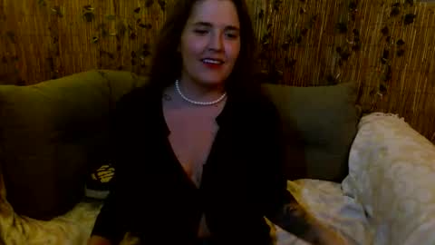 Mindy online show from November 17, 2025, 7:47 am