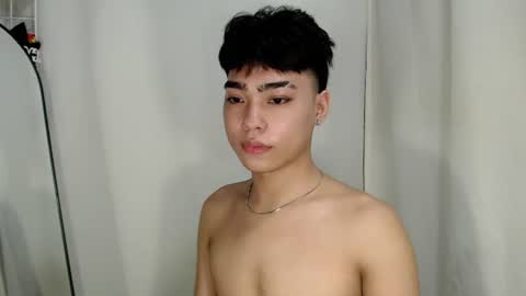 mingkla_man online show from July 15, 2026, 12:10 pm