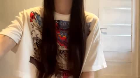Snapshot of minhblomme chatting on September 22, 2025, 4:58 am Emilia online show from September 22, 2025, 4:58 am