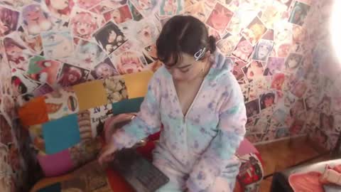 Snapshot of mini_rouse chatting on June 3, 2026, 5:29 pm Mini Rouse online show from June 3, 2026, 5:29 pm