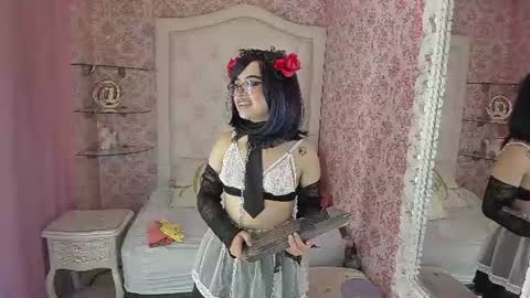 Snapshot of mini_rouse chatting on June 19, 2026, 5:50 pm Mini Rouse online show from June 19, 2026, 5:50 pm