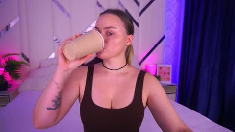 Snapshot of minifox_ chatting on November 11, 2025, 8:03 am minifox_ online show from November 11, 2025, 8:03 am