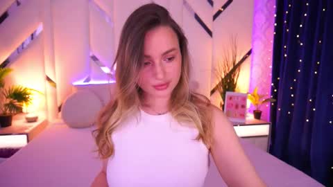 Snapshot of minifox_ chatting on February 23, 2026, 8:22 am minifox_ online show from February 23, 2026, 8:22 am