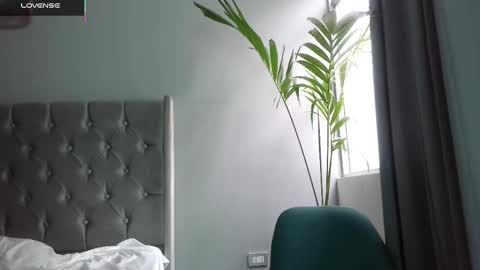 Snapshot of minikunis chatting on October 29, 2025, 2:08 pm Mini Mila Kunis ft Ashton Katchero. Follow me to stay in touch online show from October 29, 2025, 2:08 pm