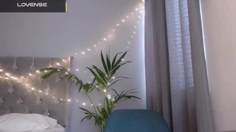 Snapshot of minikunis chatting on November 27, 2025, 7:16 pm Mini Mila Kunis ft Ashton Katchero. Follow me to stay in touch online show from November 27, 2025, 7:16 pm