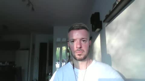 Snapshot of minka28 chatting on April 17, 2026, 5:27 pm minka28 online show from April 17, 2026, 5:27 pm