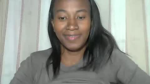 minouch211907 online show from February 12, 2026, 3:01 am