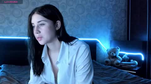 Snapshot of mionill chatting on December 18, 2025, 12:06 am Hi Im Naomi online show from December 18, 2025, 12:06 am