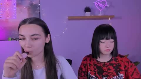 Snapshot of mira_cool_ chatting on December 18, 2025, 8:04 pm Darling Mira online show from December 18, 2025, 8:04 pm