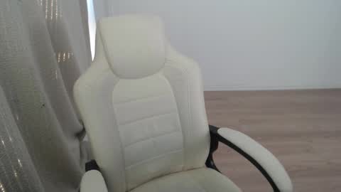 Snapshot of mira_g chatting on October 8, 2025, 1:09 pm mira_g online show from October 8, 2025, 1:09 pm
