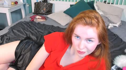 Snapshot of mira_glace chatting on February 7, 2025, 12:50 pm Mira3 online show from February 7, 2025, 12:50 pm