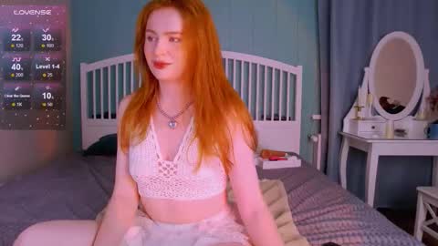 Snapshot of mira_glace chatting on October 22, 2025, 10:15 am Mira3 online show from October 22, 2025, 10:15 am