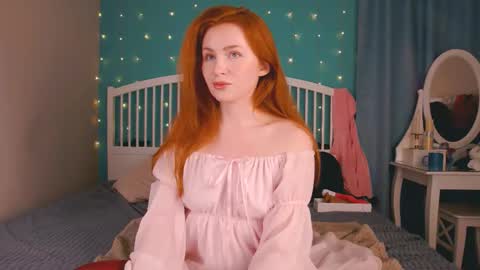 Snapshot of mira_glace chatting on December 3, 2025, 11:41 am Mira3 online show from December 3, 2025, 11:41 am