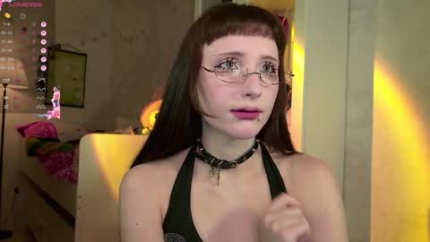 Snapshot of mira_jadee chatting on April 5, 2026, 10:07 pm Mira online show from April 5, 2026, 10:07 pm