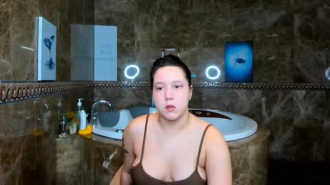 Snapshot of mira_karter chatting on March 2, 2025, 1:58 am Mira online show from March 2, 2025, 1:58 am