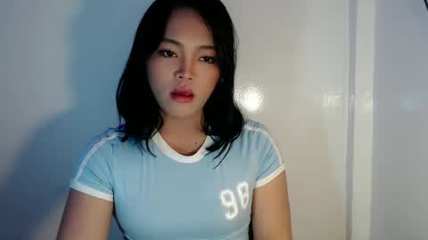 Snapshot of mira_luna222 chatting on February 4, 2025, 6:14 am Mira Bella online show from February 4, 2025, 6:14 am