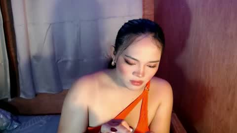 Snapshot of mira_luna222 chatting on October 28, 2025, 1:53 am Mira Bella online show from October 28, 2025, 1:53 am