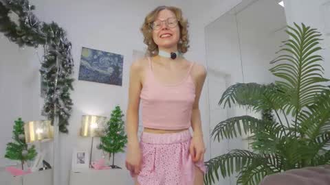 Snapshot of mira_marni chatting on January 14, 2026, 11:05 am mira_marni online show from January 14, 2026, 11:05 am