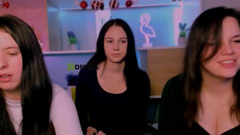 Snapshot of mira_vibe chatting on January 6, 2026, 5:55 am Mira online show from January 6, 2026, 5:55 am