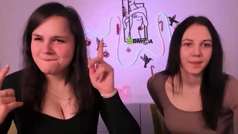 Snapshot of mira_vibe chatting on January 15, 2026, 7:02 am Mira online show from January 15, 2026, 7:02 am