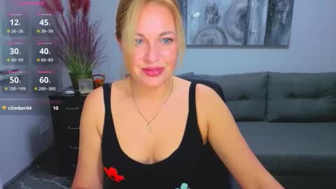 Snapshot of mira_whitme chatting on November 25, 2025, 1:22 pm Mira online show from November 25, 2025, 1:22 pm