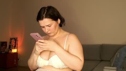 Snapshot of miradiaz chatting on April 25, 2026, 10:18 pm Meera online show from April 25, 2026, 10:18 pm