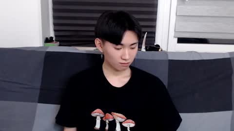 Snapshot of miram_yoo chatting on January 11, 2025, 5:40 pm online show from January 11, 2025, 5:40 pm