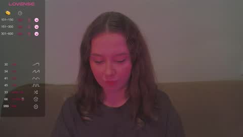 Kira online show from November 1, 2025, 2:08 pm