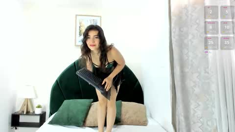 Snapshot of miranda_doll_ chatting on March 9, 2026, 12:20 pm online show from March 9, 2026, 12:20 pm
