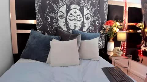 Snapshot of mirandaaduboiss chatting on January 14, 2026, 5:51 pm Miranda online show from January 14, 2026, 5:51 pm