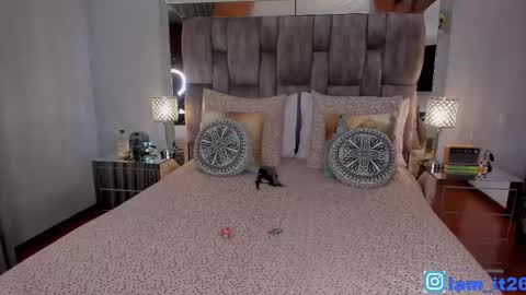 Miranda online show from November 2, 2025, 1:19 am