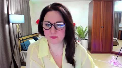 Snapshot of mirandadyson chatting on February 20, 2026, 4:18 pm MirandaDyson online show from February 20, 2026, 4:18 pm