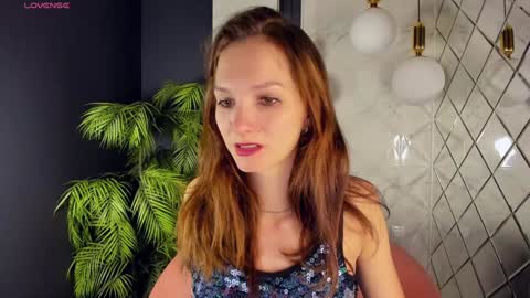 Snapshot of mirandaglow chatting on December 19, 2024, 6:34 am Miranda online show from December 19, 2024, 6:34 am