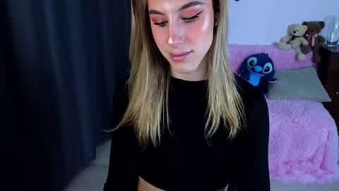 Snapshot of miraraid chatting on November 12, 2025, 4:35 am miraraid online show from November 12, 2025, 4:35 am