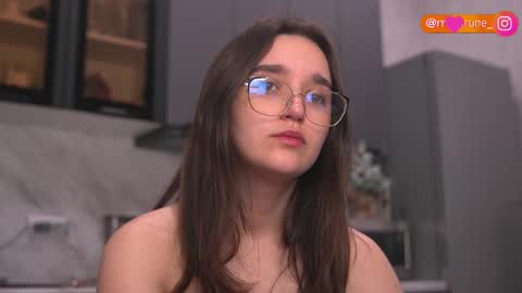 mirarune online show from December 19, 2025, 1:51 pm