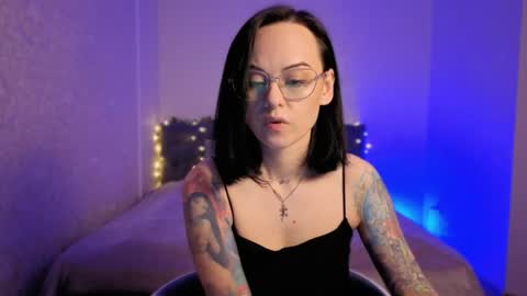 Snapshot of miraskyy chatting on April 3, 2026, 5:44 pm MiraSkyy online show from April 3, 2026, 5:44 pm
