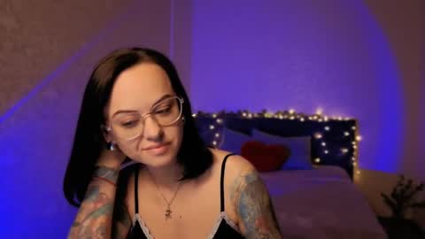 Snapshot of miraskyy chatting on May 6, 2026, 4:45 pm MiraSkyy online show from May 6, 2026, 4:45 pm