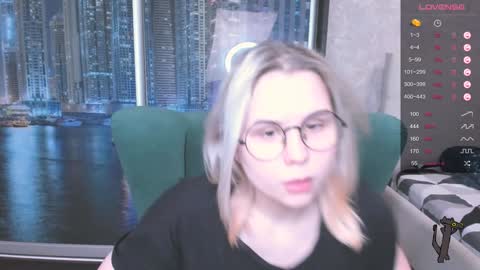 Snapshot of miray_kuriyama chatting on December 19, 2024, 12:45 am Kira online show from December 19, 2024, 12:45 am