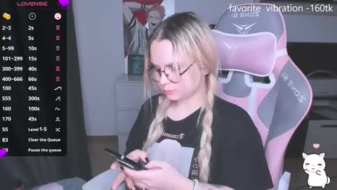 Kira online show from October 15, 2025, 1:17 am